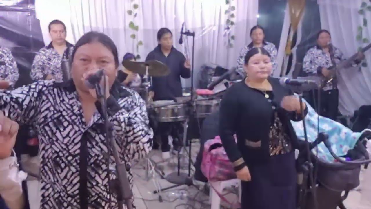 Grupo mayas en carabuela jahuapamba.