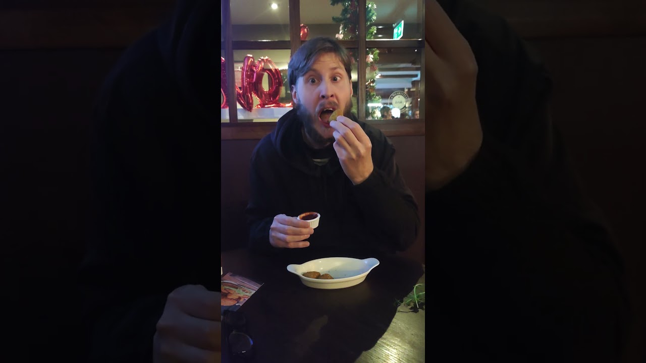 Закуски из сырного соуса начо в ресторане "Русалка"