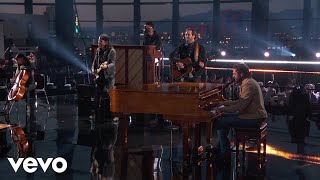 Thomas Rhett - Slow Down Summer (Live From The 57th ACM Awards) screenshot 2