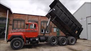 1993 Mack RD690S triple axle dump truck for sale | sold at auction May 29, 2014