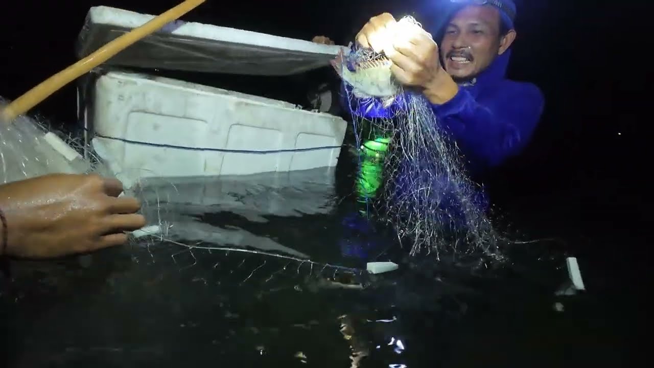 HARI MUJUR JARING IKAN MALAM HARI