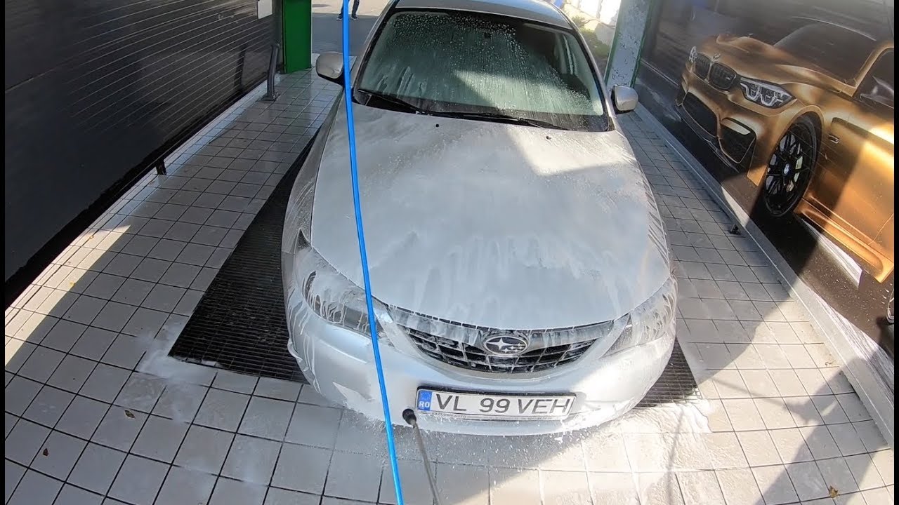 video to gif Cat de DES e indicat sa spalam masina?