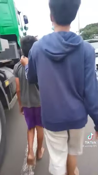 Viral tiktok //pelaku pelemparan batu  ke kaca mobil  ter tangkap