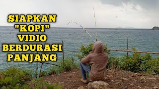 🔴MANCING SANTAI‼️ SENDIRIAN TANPA TEMAN MALAH DIGUYUR HUJAN‼️ Bolang Ndeso || Rock Fishing