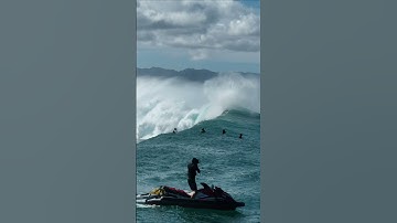 Makana Pang Perfect Barrel at Pipeline