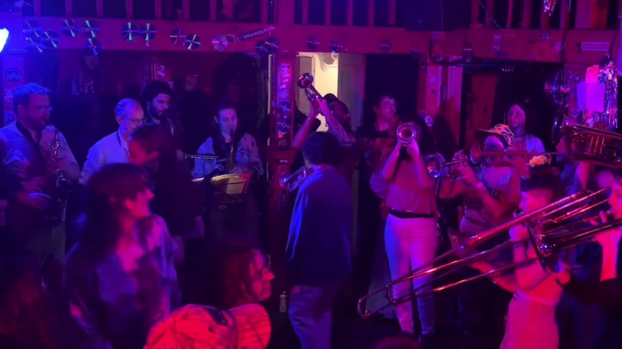 Wit’s End Brass Band - Baile Inolvidable (Bad Bunny cover)