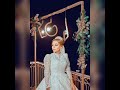 ياللي عليك العين ذي القمر واحلي ي حلوة الحلوين بيك الحياة تحلي