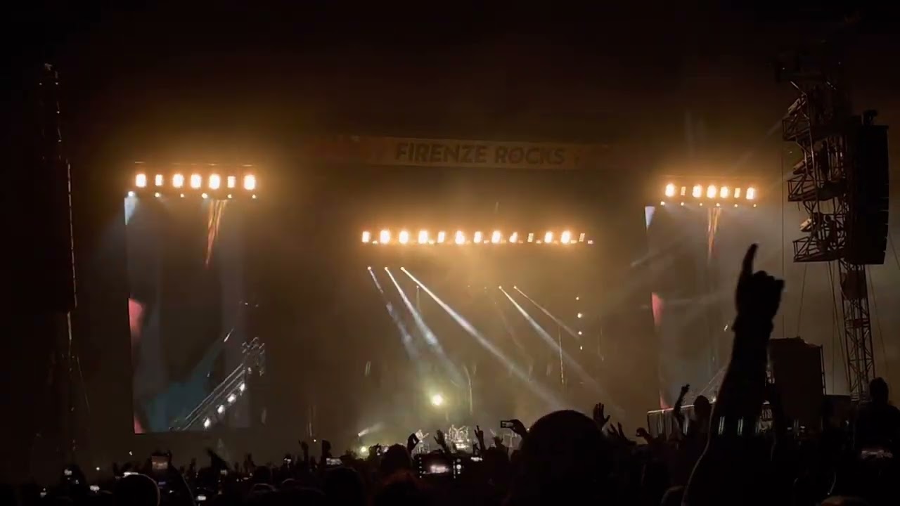 Time Is Running Out - Muse live Firenze Rocks 2022