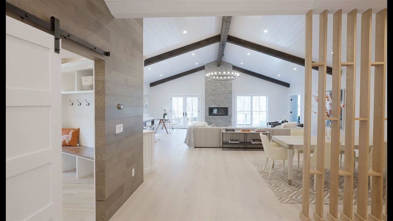 Modern home in Weston, MA 02493