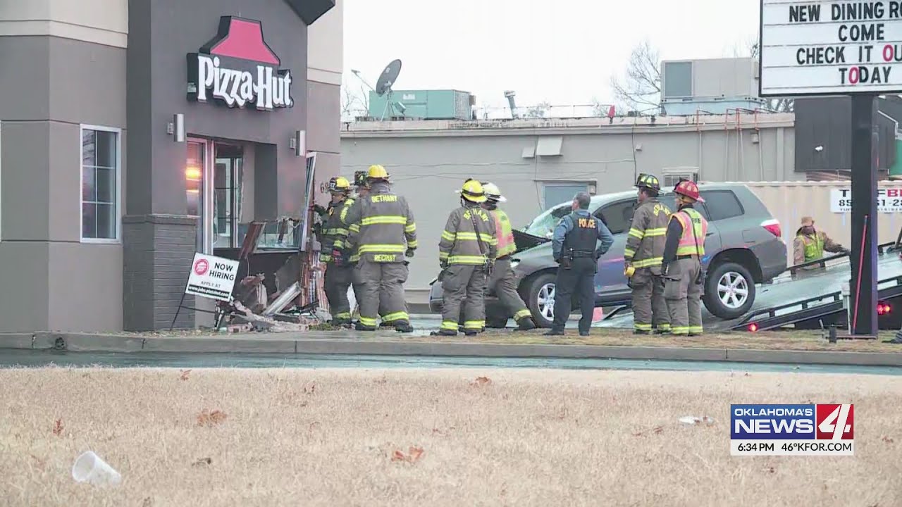 A car crashes into restaurant in Bethany - YouTube