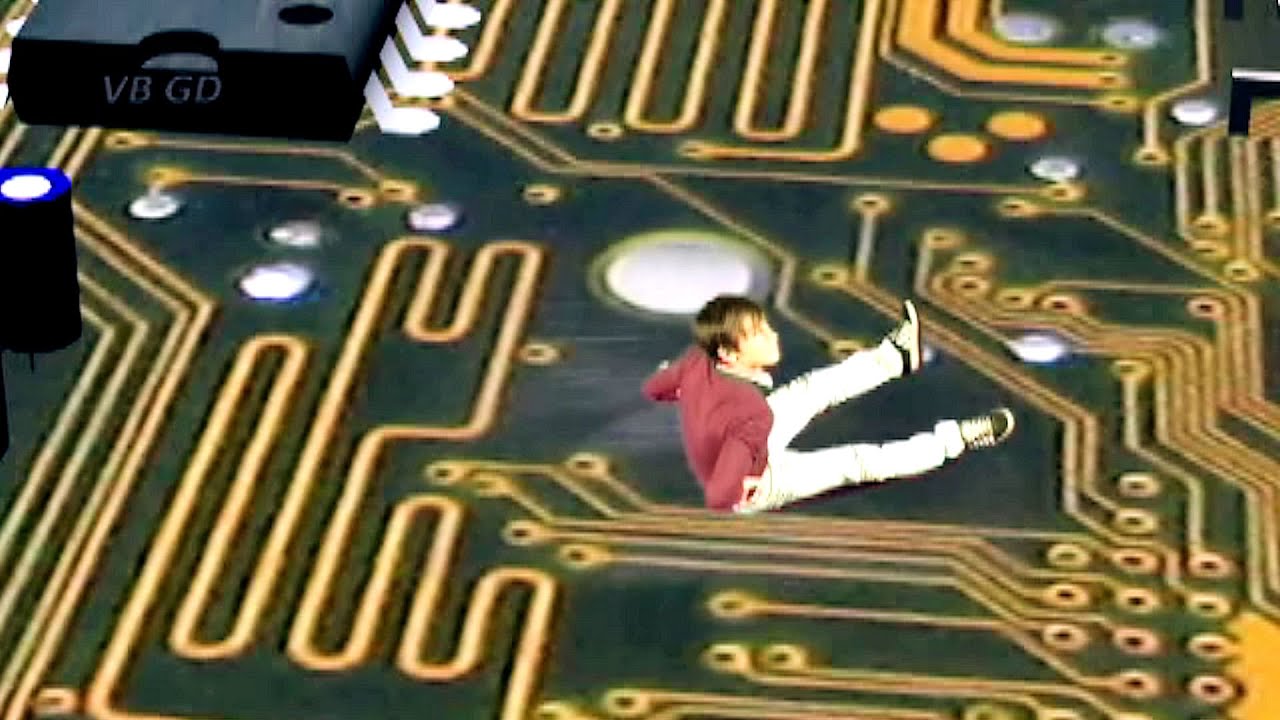 Virus 2.0 - Studente miniaturizzato in un PC ...