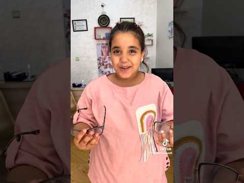 نور مسكينة مابقاتش كتشوف بسباب التيليفون ديما شاداه خرج عليها المشقوق
