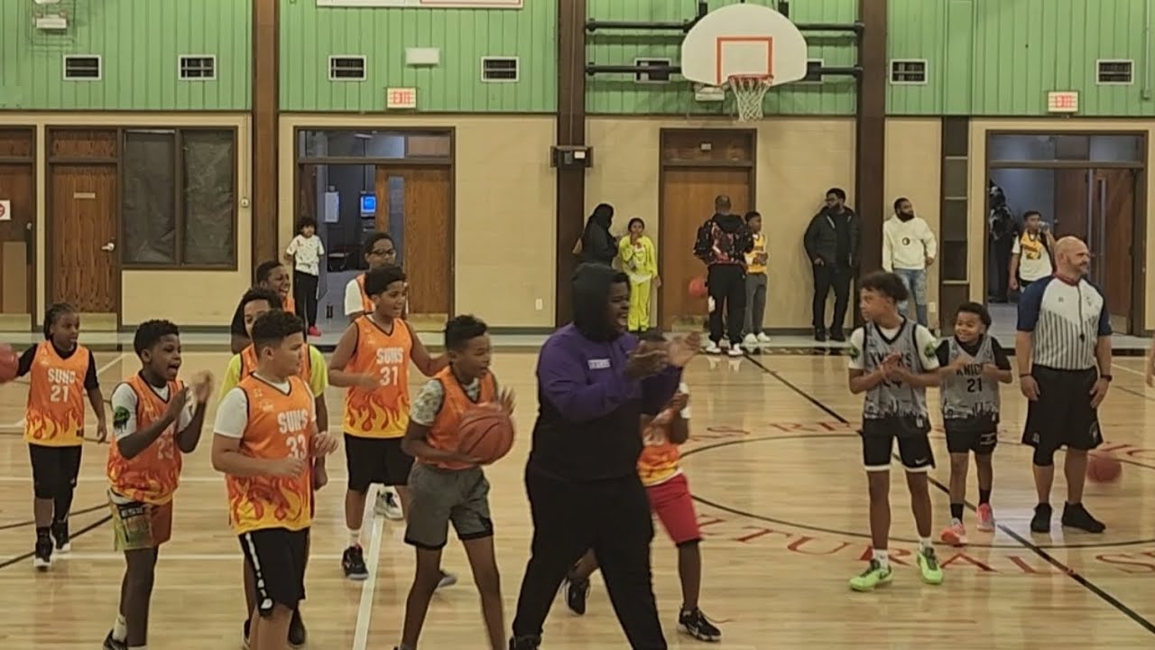 SUNS VS KNICKS 5TH 6TH GRADE PRCS YOUTH BASKETBALL LEAGUE YouTube suns-vs-knicks-5th-6th-grade-prcs-youth-basketball-league-youtube