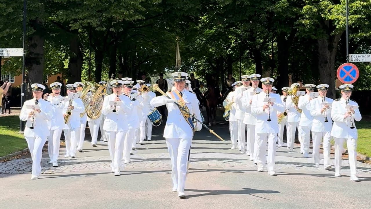 The Royal Swedish Navy Band - Eksjö Tattoo Parade - Marinens Musikkår