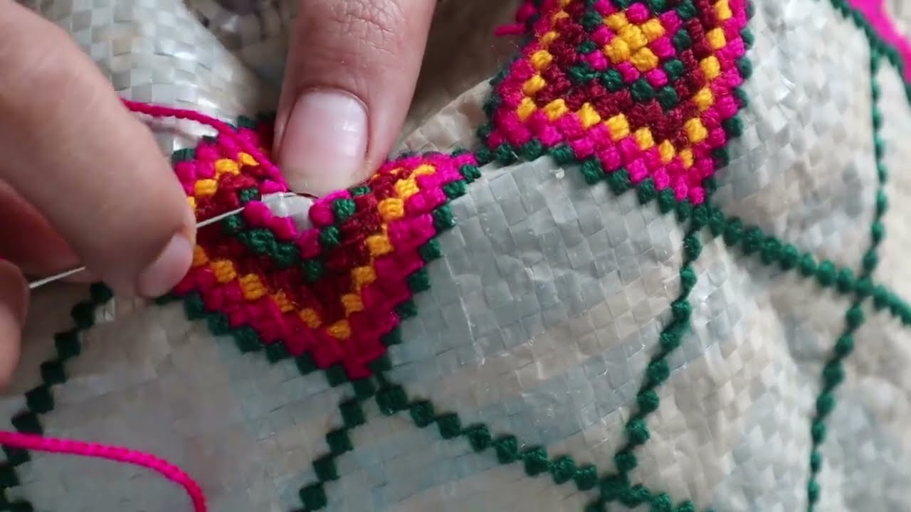 دیزاین  کاملآ جدید یخن گراف دوزی در تکه بوجی