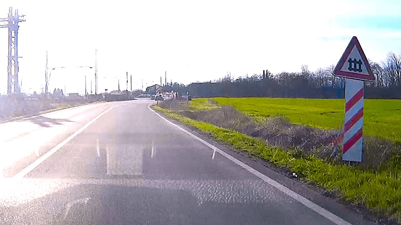 Passaggio a livello SP 30 dir. Cantalupo (AL) #passaggioalivello #levelcrossing #bahnübergang