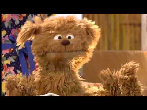 In bad (pech gehad) -- Tommie -- Sesamstraat (Dutch Sesame Street)