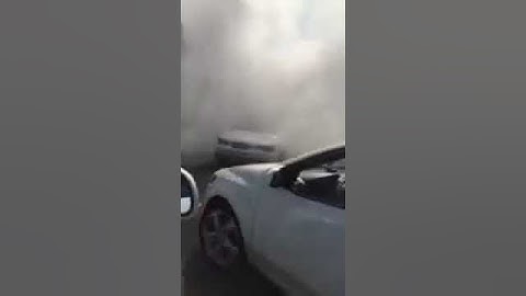 Toshkentda avtomobil yonib ketdi