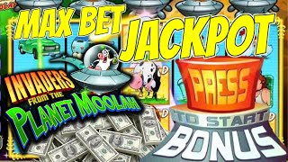 Invaders From The Planet Moolah FLYS Us In A JACKPOT on Max Bet!
