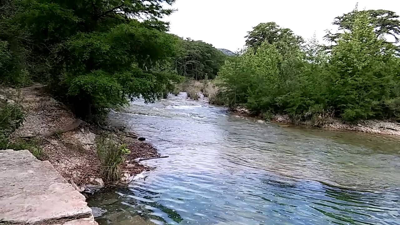 Rio Frio in Garner State Park - YouTube