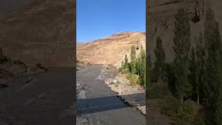 The lively Zarafshan river.🏞️🌁 Оживленная река Зарафшан. #tajikistan