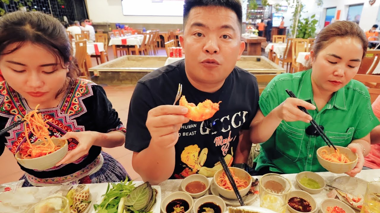 ĂN MỪNG KÊNH BẾP TRÊN BẢN ĐẠT 100K FOLLOW BẰNG ĐẠI TIỆC HẢI SẢN SIÊU NGON KHÓ CƯỠNG | TUYÊN XINH GÁI