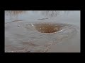 карстовые воронки на воде. снятые на камеру