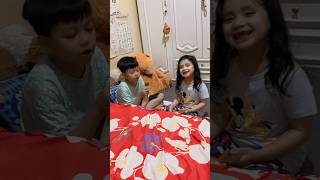 Aghnia dan abang akha makan coklat 🤤 #short #shorts #shortvideo #coklat #makancoklat #viral #enak