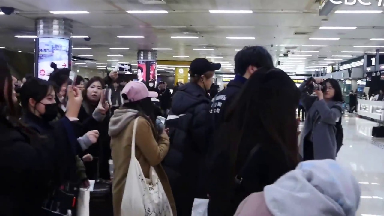 170221 - GOT7 at Gimpo airport back from Japan