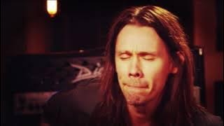 Alter Bridge - Lover.  guitar version with Myles Kennedy and Mark Tremonti