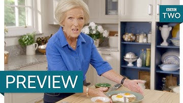 Crispy bacon rosti with fried eggs - Mary Berry Everyday: Episode 1 Preview - BBC