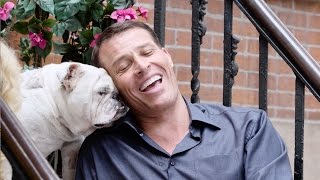 Celebrity Talk Stoop Featuring Tony Robbins Profile
