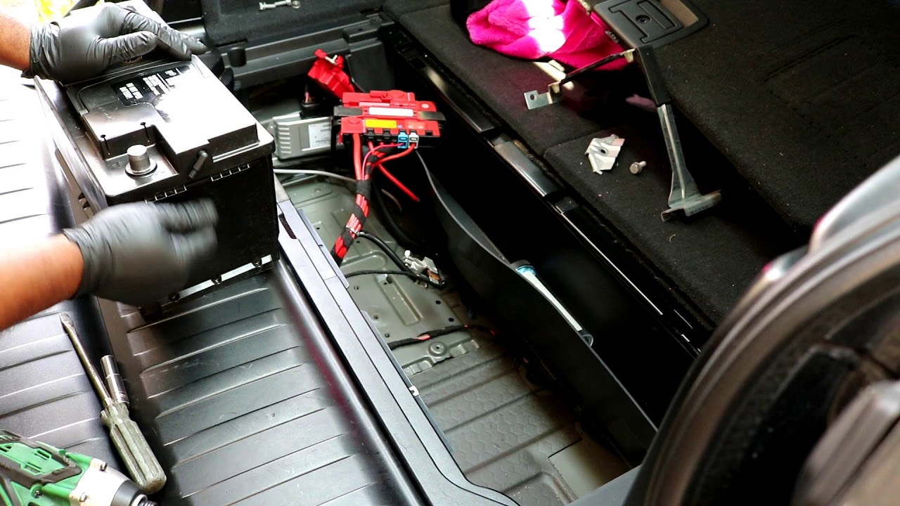 2007-2013 BMW X5 E70 Battery replacement - YouTube