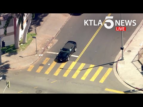 Police pursue stolen vehicle in Los Angeles