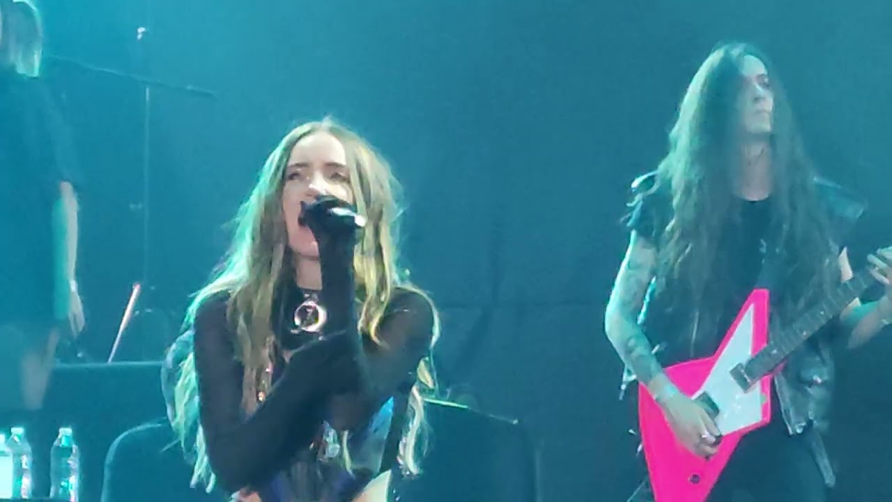 Belinda / Luz Sin Gravedad / Libertad Bailala Tour / Guadalajara