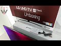 Unboxing the LG UM7600