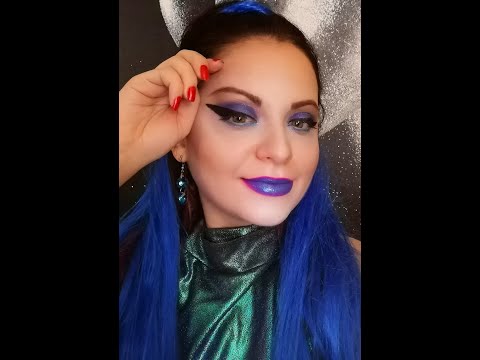 #electric #blue #makeup #blueeyeshadow #bluelipstick #bluehair #look #club