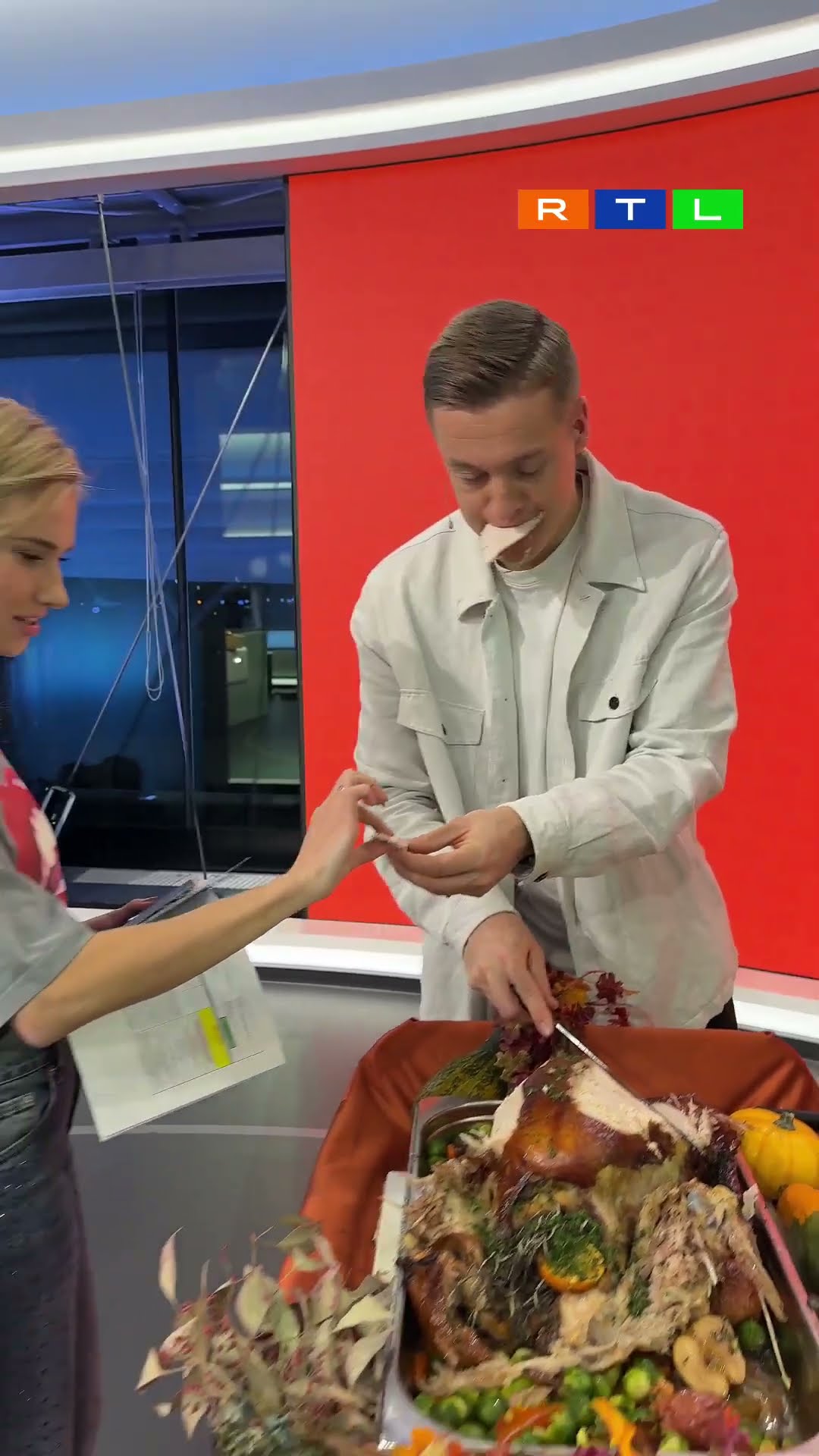 Felix Kroos hat Spendierhosen an!?