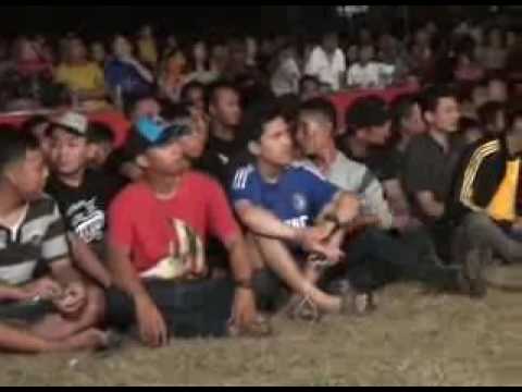 Dwi Ratna - Senyum Dan Air Mata (Official Music Video)