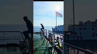 Berpapasan diantara riak Selayar. #SailingMoments