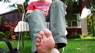 Take Off Teva In Garden Showing Dirty Smelly Feet Ziehe Meine Teva Aus Und Zeig Meine Dreckfüße