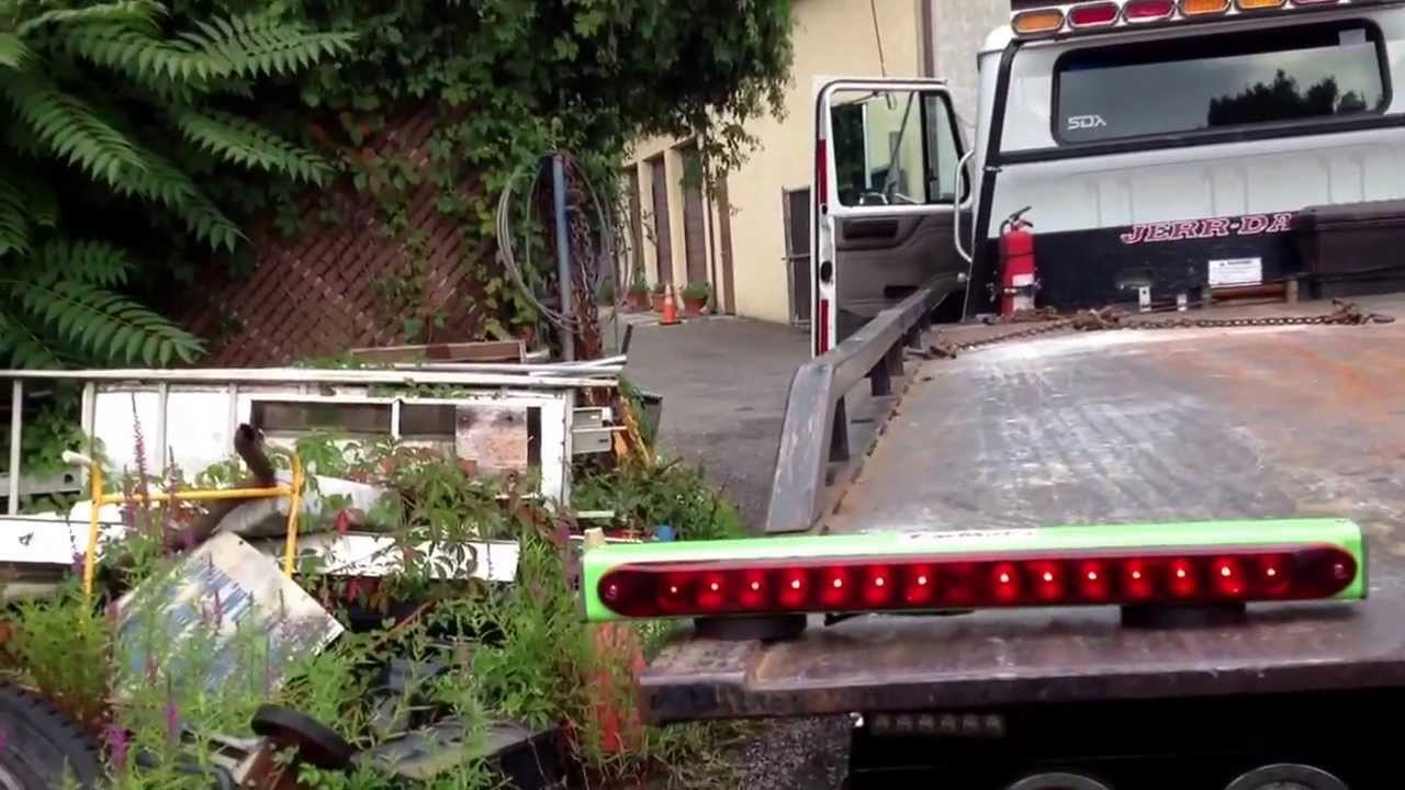 Wireless tow light how it works and how i keep it from being damaged or stolen