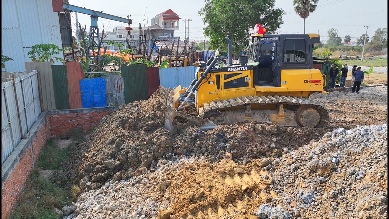 The Project Completed 100% By Dozer SHANTUI C3 Push Stone And DumpTruck Unloading Stone Filling Land