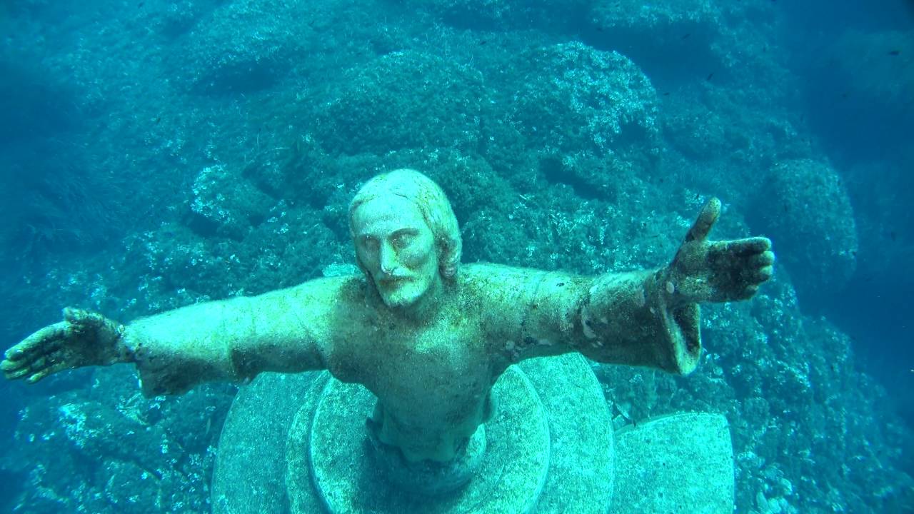 Il Cristo degli Abissi, San Fruttuoso - YouTube