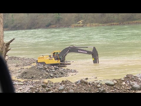 მდინარე ჭოროხიდან ინერტული მასალას ისევ გააქვთ
