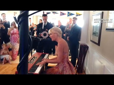 Taylor Swift crashes