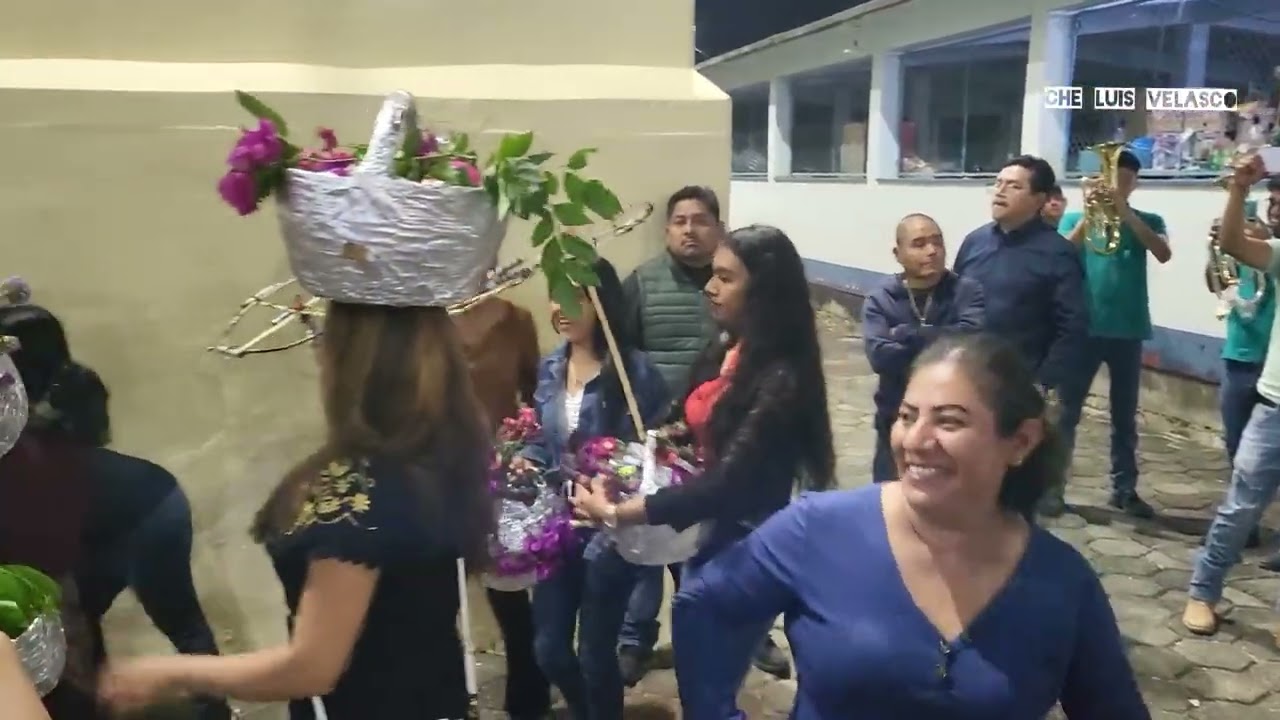 SAN Francisco Cahuacua 2026. Quema de canastas con las madrinas.