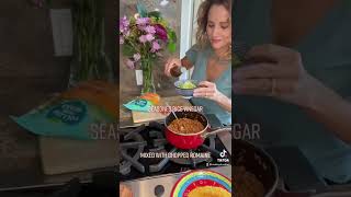 🌮 EASY 7 minute Vegan Tacos!! 🌮 My whole family loves these! #vegantacos #shorts by Audrey Dunham 4,526 views 2 years ago 1 minute, 1 second
