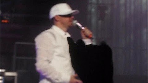 NKOTB Montreal - Donnie introduces Click Click Click