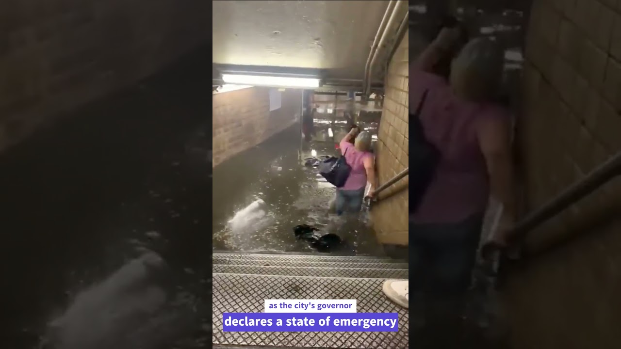 Floods hit New York ... It's like what happened in Libya .. Floods in 